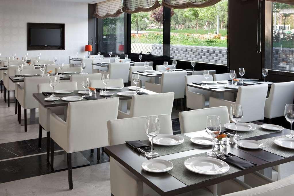Hotel Nh Ribera Del Manzanares à Madrid Restaurant photo